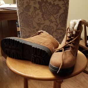 Waterproof women's snow boots